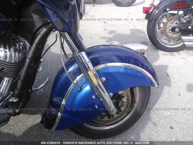 56KTRAAA8H3350710 - 2017 INDIAN MOTORCYCLE CO. ROADMASTER BLUE photo 5