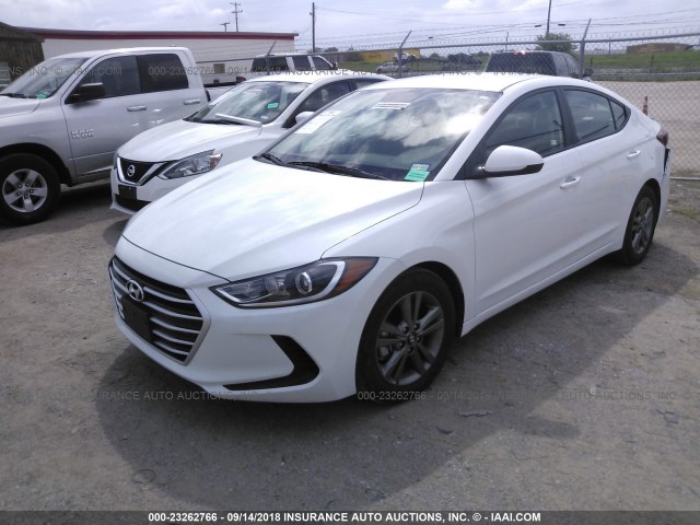 5NPD84LFXJH297090 - 2018 HYUNDAI ELANTRA SEL/VALUE/LIMITED WHITE photo 2