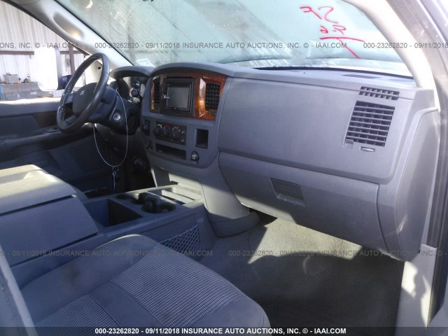 1D7KS28C46J136167 - 2006 DODGE RAM 2500 ST/SLT 蓝色 照片 5