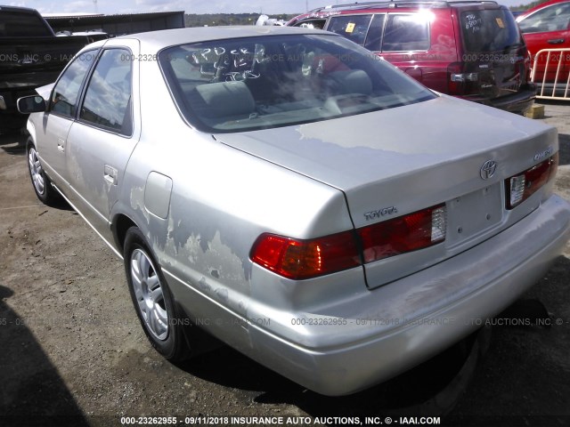 4T1BG22K91U089703 - 2001 TOYOTA CAMRY CE/LE/XLE 银色 照片 3