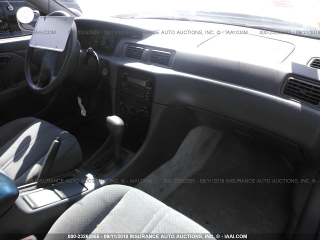 4T1BG22K91U089703 - 2001 TOYOTA CAMRY CE/LE/XLE 银色 照片 5