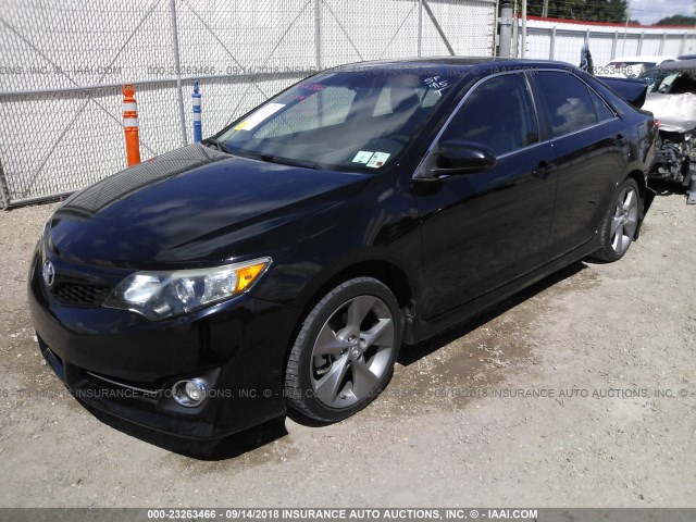 4T1BK1FK0CU018881 - 2012 TOYOTA CAMRY SE/XLE BLACK photo 2