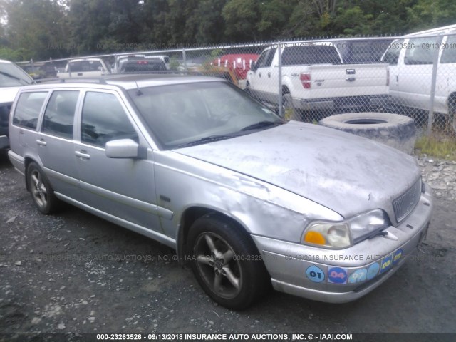 YV1LW5640W2416088 - 1998 VOLVO V70 GLT SILVER photo 1