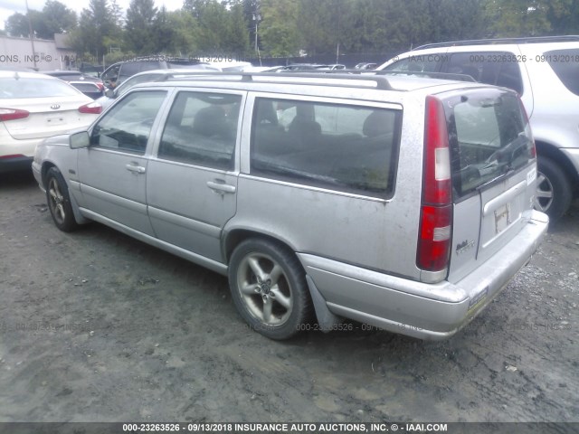 YV1LW5640W2416088 - 1998 VOLVO V70 GLT SILVER photo 3