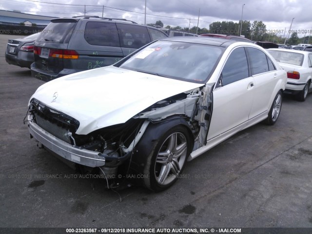 WDDNG8GB8AA331238 - 2010 MERCEDES-BENZ S 550 4MATIC WHITE photo 2