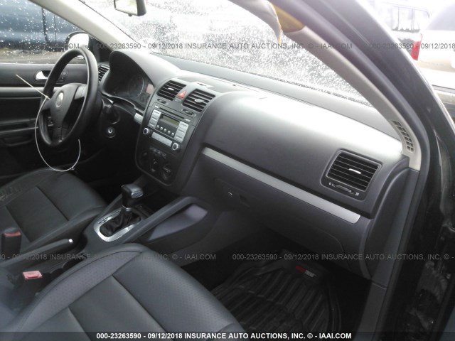 3VWEF71K27M077762 - 2007 VOLKSWAGEN JETTA WOLFSBURG 黑色 照片 5