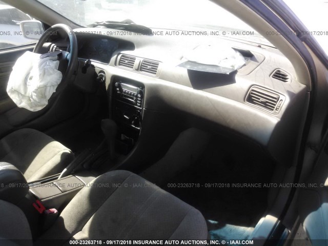 JT2BG28K3Y0403304 - 2000 TOYOTA CAMRY LE/XLE TAN photo 5