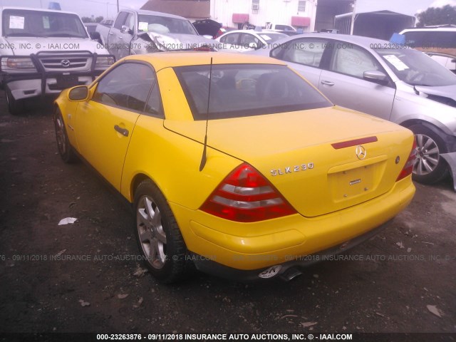 WDBKK47F1XF126894 - 1999 MERCEDES-BENZ SLK 230 KOMPRESSOR YELLOW photo 3