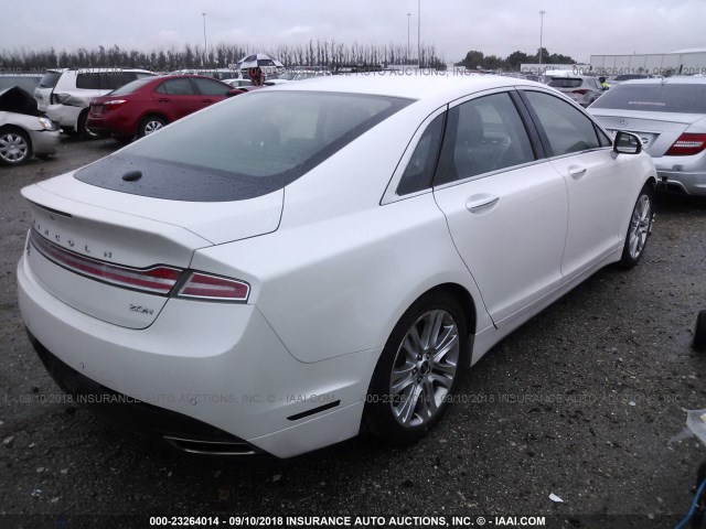 3LN6L2LU6FR629567 - 2015 LINCOLN MKZ HYBRID WHITE photo 4