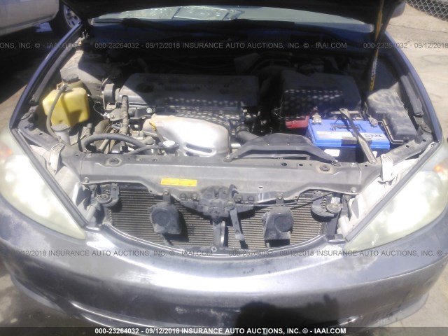 JTDBE32K520061051 - 2002 TOYOTA CAMRY LE/XLE/SE Qəhvəyi foto 10