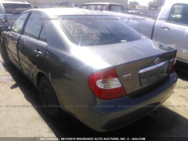 JTDBE32K520061051 - 2002 TOYOTA CAMRY LE/XLE/SE Qəhvəyi foto 3