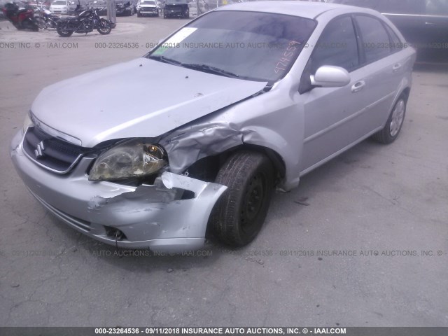 KL5JD56Z06K474559 - 2006 SUZUKI FORENZA SILVER photo 6