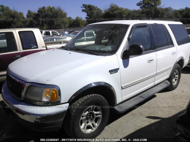 1FMPU16L7YLB20054 - 2000 FORD EXPEDITION XLT WHITE photo 2