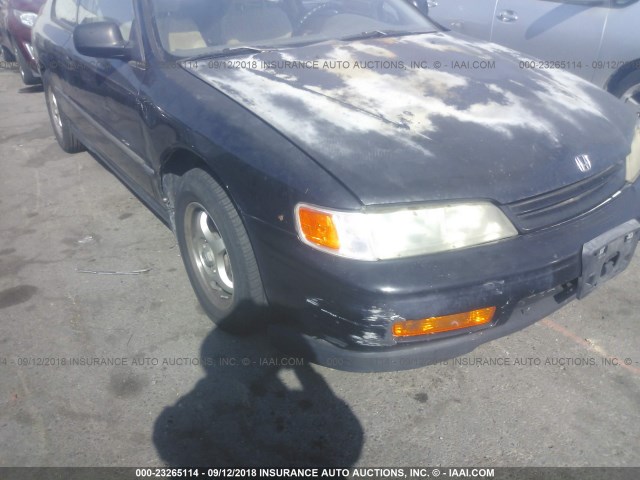 1HGCD7223RA033141 - 1994 HONDA ACCORD DX BLACK photo 6