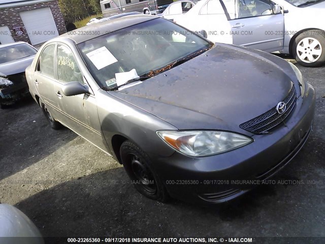 JTDBE32K520080585 - 2002 TOYOTA CAMRY LE/XLE/SE Сұр фото 1