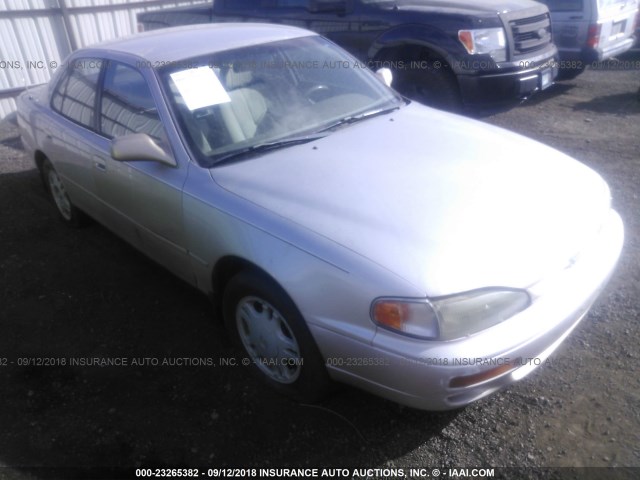 4T1BF12K6TU119384 - 1996 TOYOTA CAMRY LE/XLE/SE 香槟色 照片 1