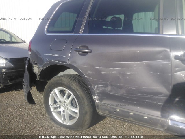 WVGBE77L68D000796 - 2008 VOLKSWAGEN TOUAREG 2 V6 GRAY photo 6