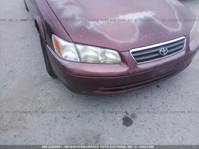 4T1BG22K31U119469 - 2001 TOYOTA CAMRY CE/LE/XLE 勃艮第红 照片 6