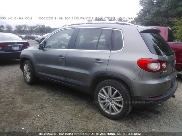 WVGAV7AX3AW523405 - 2010 VOLKSWAGEN TIGUAN S/SE/SEL GRAY photo 3