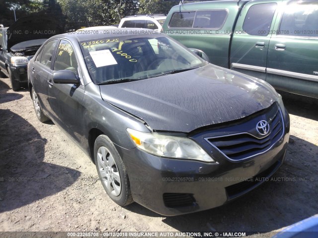 4T4BF3EK6AR023636 - 2010 TOYOTA CAMRY SE/LE/XLE GRAY photo 1