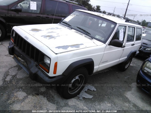 1J4FF28S8YL138240 - 2000 JEEP CHEROKEE SE WHITE photo 2