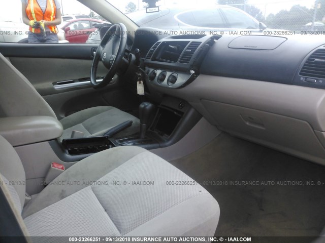 4T1BE32K05U080017 - 2005 TOYOTA CAMRY LE/XLE/SE Қызыл фото 5