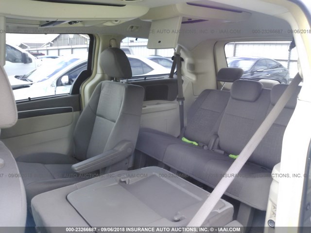 2V8HW34199R554554 - 2009 VOLKSWAGEN ROUTAN SE TAN photo 8