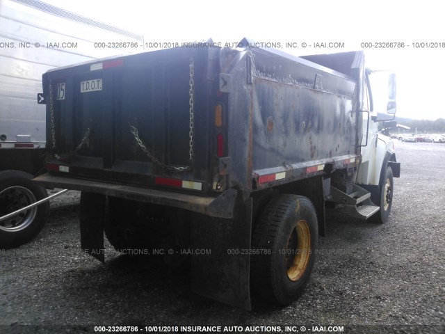 1FVAC3DJ85HU35250 - 2005 FREIGHTLINER M2 106 HEAVY DUTY WHITE photo 4