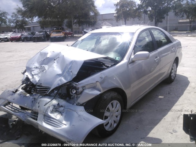 4T1BE32K06U695975 - 2006 TOYOTA CAMRY LE/XLE/SE Күміс фото 2