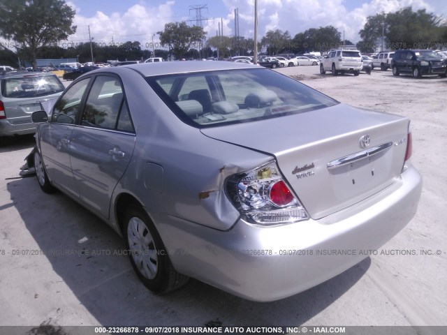 4T1BE32K06U695975 - 2006 TOYOTA CAMRY LE/XLE/SE Күміс фото 3