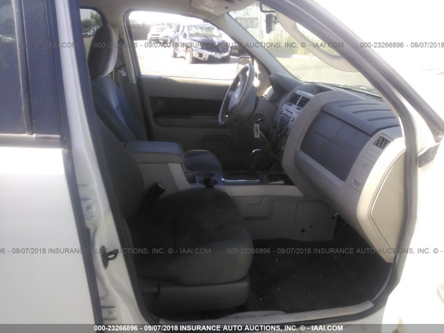 1FMCU593X9KA32558 - 2009 FORD ESCAPE HYBRID WHITE photo 5