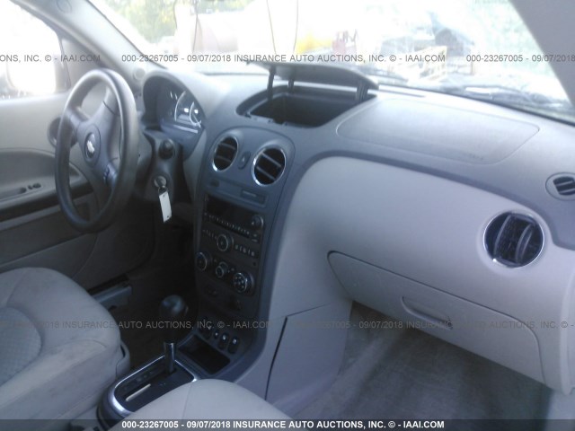 3GNCA13DX8S695212 - 2008 CHEVROLET HHR LS WHITE photo 5