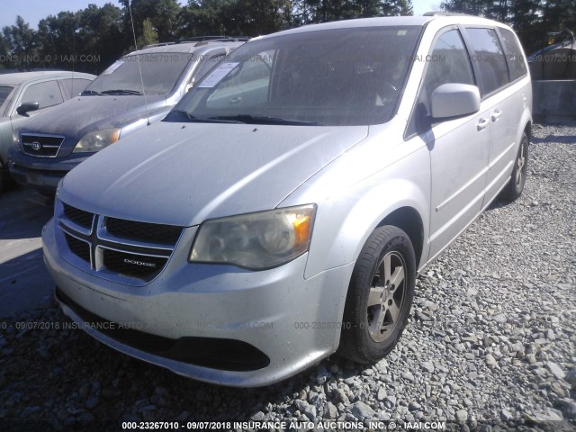 2D4RN3DG5BR688364 - 2011 DODGE GRAND CARAVAN MAINSTREET SILVER photo 2