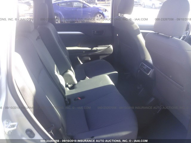 5TDZZRFH6JS239579 - 2018 TOYOTA HIGHLANDER LE/LE PLUS SILVER photo 8