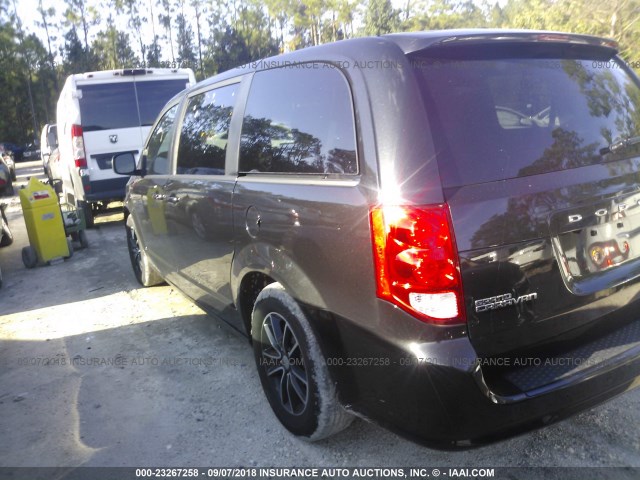 2C4RDGBG5JR198824 - 2018 DODGE GRAND CARAVAN SE GRAY photo 3