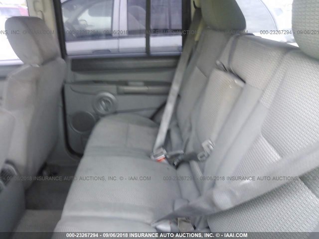 1J8HG48K37C546269 - 2007 JEEP COMMANDER GREEN photo 8