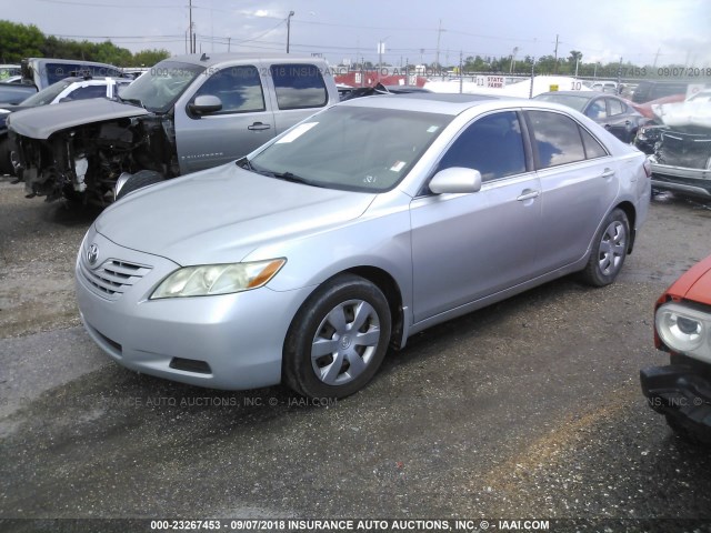 4T1BE46K27U144691 - 2007 TOYOTA CAMRY NEW GENERAT CE/LE/XLE/SE SILVER photo 2