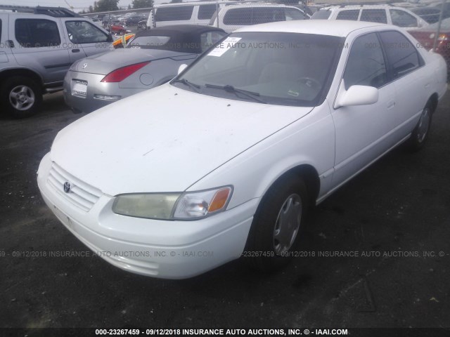 4T1BG22K6XU896222 - 1999 TOYOTA CAMRY CE/LE/XLE WHITE photo 2