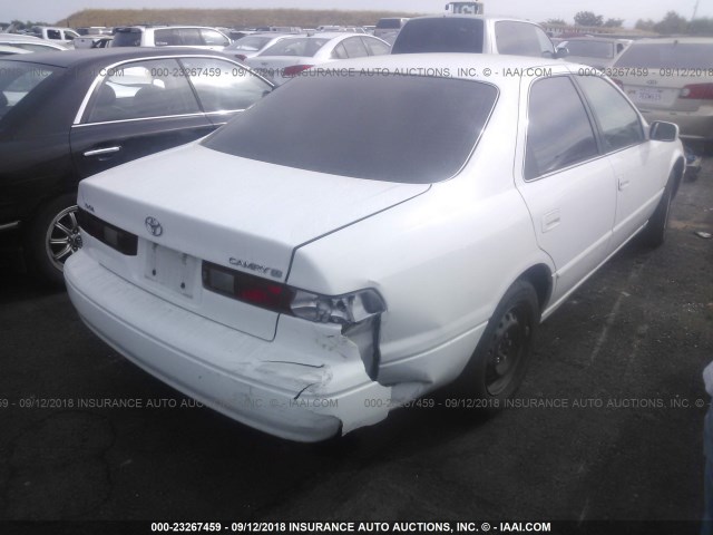 4T1BG22K6XU896222 - 1999 TOYOTA CAMRY CE/LE/XLE WHITE photo 4