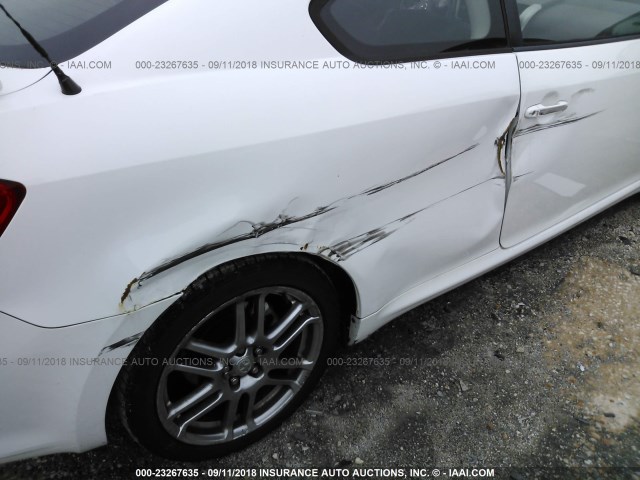 JTKDE177160137719 - 2006 TOYOTA SCION TC 白色 照片 6