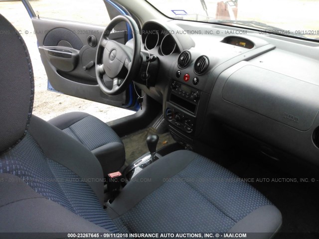 KL1TD66646B577425 - 2006 CHEVROLET AVEO LS BLUE photo 5