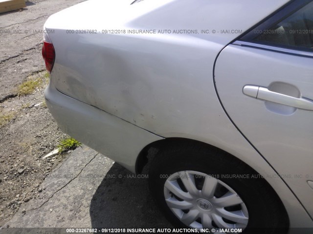4T1BE32K05U411212 - 2005 TOYOTA CAMRY LE/XLE/SE 银色 照片 6