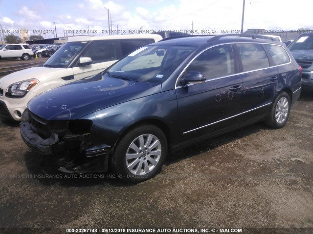 WVWYK73C88E169435 - 2008 VOLKSWAGEN PASSAT WAGON TURBO BLUE photo 2