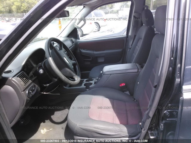 1FMZU63W05UB54640 - 2005 FORD EXPLORER 黑色 照片 5