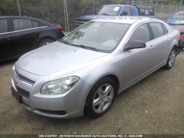 1G1ZA5E02AF291621 - 2010 CHEVROLET MALIBU LS 银色 照片 2