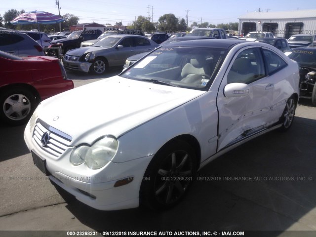 WDBRN47J12A300821 - 2002 MERCEDES-BENZ C 230K SPORT COUPE WHITE photo 2