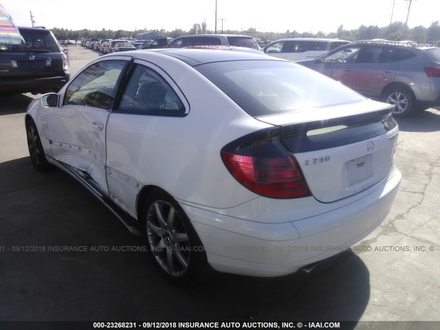 WDBRN47J12A300821 - 2002 MERCEDES-BENZ C 230K SPORT COUPE WHITE photo 3