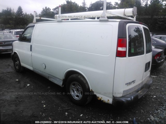 1GTFH15TX61109564 - 2006 GMC SAVANA G1500 WHITE photo 3