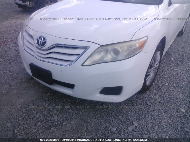 4T1BF3EK3BU584467 - 2011 TOYOTA CAMRY SE/LE/XLE WHITE photo 6