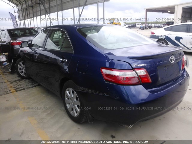 4T1BK46K17U010232 - 2007 TOYOTA CAMRY NEW GENERAT LE/XLE/SE BLUE photo 3